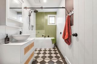 Peninsula Green Cottage for 14 guests - 8