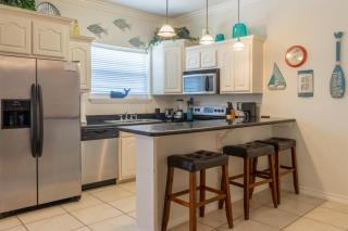 Ocean Garden 5 - Walk to the beach, WiFi - 1