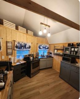 Serenity Cabin - Cozy Mountain retreat near Shenandoah National Park - 5