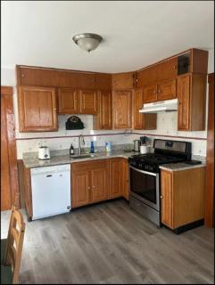 -No53- Lovely Large Room in a House - 10 min to Green Line and Red Line T Stations & Tufts University - Centrally Located at Somerville Boston - 1