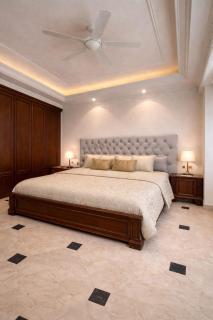 Luxury Studio, Near Metro, Golf Course Rd - 0