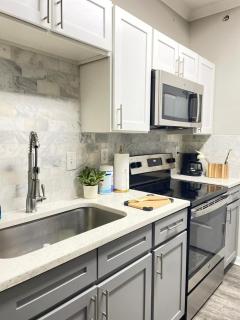 Magnolia 1BR Retreat Perfect for Work & Getaways - 5