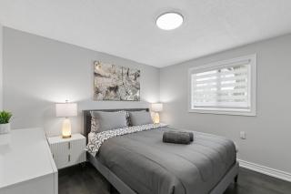 3-bedroom Home in Mississauga - 4