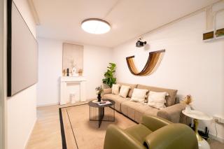 Book and Bed-Nanjing West Road - 7