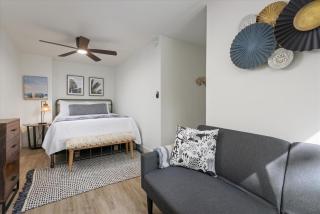 Kona 2BR Retreat Patio BBQ Sleeps 5 Laundry - 1