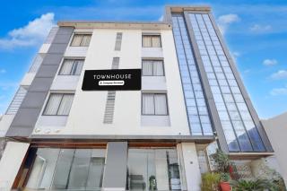 Super Townhouse Reti Bus Terminal Udaipur Formerly Greenland - 0