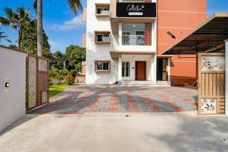 Super Collection O Sreekariyam Crossway Trivandrum - Trivandrum - 1