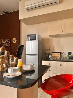 Spectacular Swanky Hotel - 3
