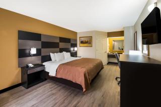 Quality Inn Johnson City I-26 exit 17 - 6