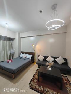 81 Newport NAIA Terminal 3 - 0