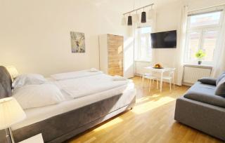 Near Wiener Stadthalle - Cozy 1BR Apt with WIFI & TV - 9