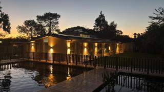 Large and spacious family home is leafy suburb - 0