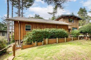 Lakefront Home with Dock and Views in Langlois - 8