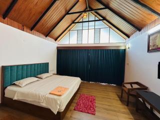 Pebble Falls Jungle Resort - 1