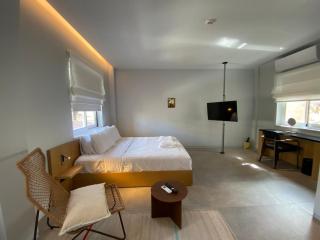 Athens Suite 108 - 2