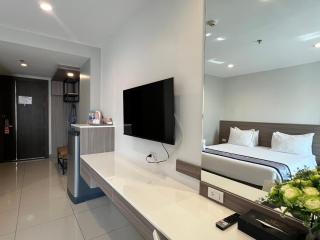 Crystal Suites Suvarnbhumi Airport - 4