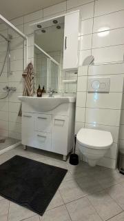 Modern apartment - walking distance to everything - 3