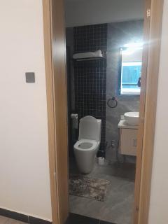 modern executive three bedroom apartment which features swimming pool, state of the art fully equipped gym and all modern unmatched luxurious facilities which offfers luxury lifestyle - 5