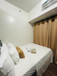 Makati 1 bedroom with balcony - 7