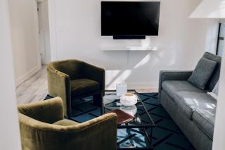 The Neighborhood Hotel - Lincoln Park LP - 9