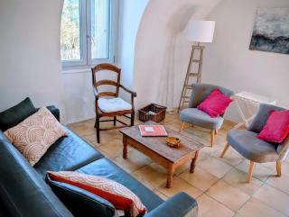 Gîte en Cévennes du sud, bergerie restaurée au rez de jardin d'une bastide avec piscine à débordement, vue exceptionnelle, authenticité, confort, repos assuré au cœur de la nature - 5