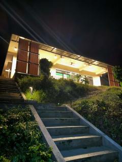 2BR Modern Guest House with Lanai, Kitchen, Roofdeck Near Private Beach - 0