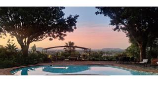 Stillenberg Inn - Hillside Villa a Peaceful Retreat with City Views - 0