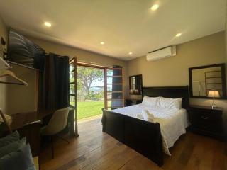 Stillenberg Inn - Hillside Villa a Peaceful Retreat with City Views - 3