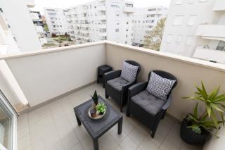 Musulin apartment with balcony and garage - 9