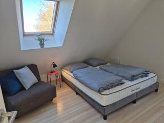 Bright and cozy house near forest and beach - space for 8 - 7