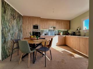 Bamboo Star House - 0