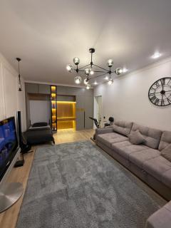 Стильная дизайнерская квартира в топовой локации всего в 5 минутах от Mega и Парка Первого Президента Тихо уютно и идеально для туристов и деловых поездок - 7