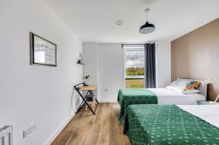 Penthouse Apartment - City Centre - Parking, Balcony, Self-Check-In, Fast Wifi and Smart TV with Netflix by Yoko Property - 6