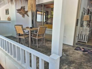 Bikini Villa #1 - 2 Bedrooms Beach access Villa - 4