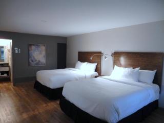 Dannys Hotel Suites; SureStay Collection by Best Western - Beresford - 9