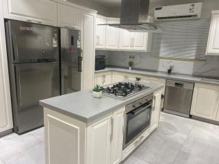 Luxury apartment for rent شقة فاخرة للإيجار - 5