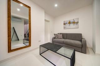 Grand Harbour House 4 Duplex PH With Harbour Views - 3