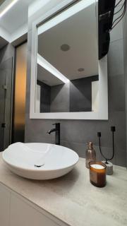 Celna Riverside Prestige 2BR Free Parking - 6