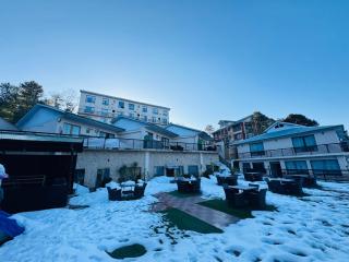 The Opulent Hotel Murree - 9