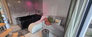Loveroom - 1