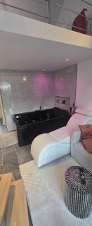 Loveroom - 2