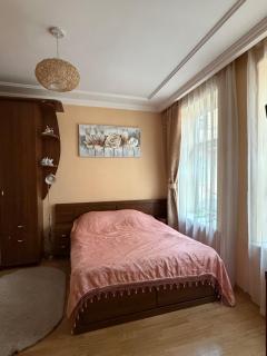 Квартира в самому центрі міста Площа Ринок 12 - 0