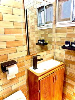 Quiet & Bright Apartment- Downtown- high-speed Wi-Fi - 6