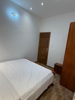 Quiet & Bright Apartment- Downtown- high-speed Wi-Fi - 4