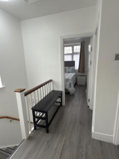 Spacious 3-Bd South Norwood Retreat, Free Parking - 1