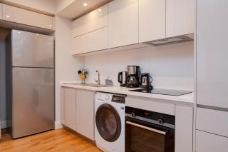 One-Bedroom Suite in New Managed Residence - Secure Building with Elevator- 2 min to Taksim - 1