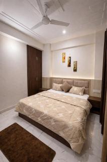 Iron & Oaks- Tapovan- Luxe 1BHK with Mountain view I Tapovan - 4