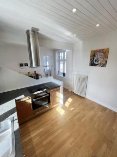 Grand Lux Apartment on Pedestrian Street - 2