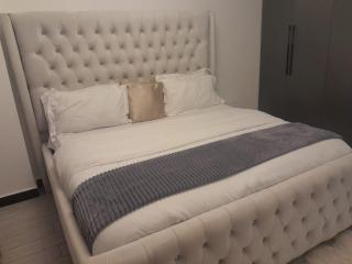 elegantly furnished two bedroom with amazing breathtaking city views ,swimming pool ,fully fitted gym and close proximity to major shopping malls and gourmet restaurants - 3