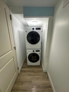 Pvt Studio Near Waterloo Airport & Minutes to Downtown Basement unit - Kitchener - 6